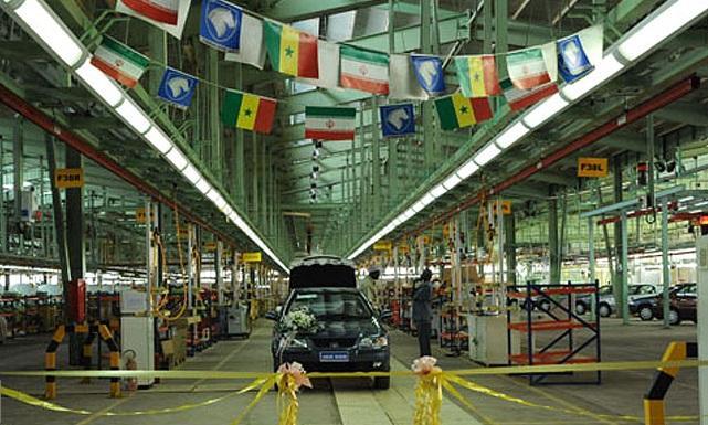 نارضایتی ها از عملکرد خودروسازان همچنان ادامه دارد، ماجرای راه اندازی خط تولید خودرو در کشور های خارجی به کجا رسید؟