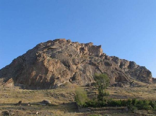 قلعه مرموز و اسرار امیز بوینی یوغون در استان اردبیل