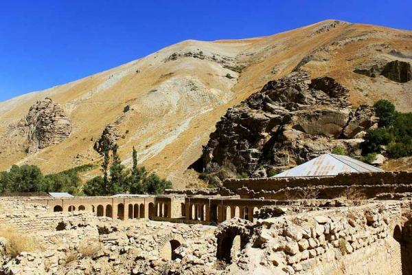 مزایده کاخ شهرستانک و کاروانسرای مرنجاب مزایده کاخ شهرستانک و کاروانسرای مرنجاب